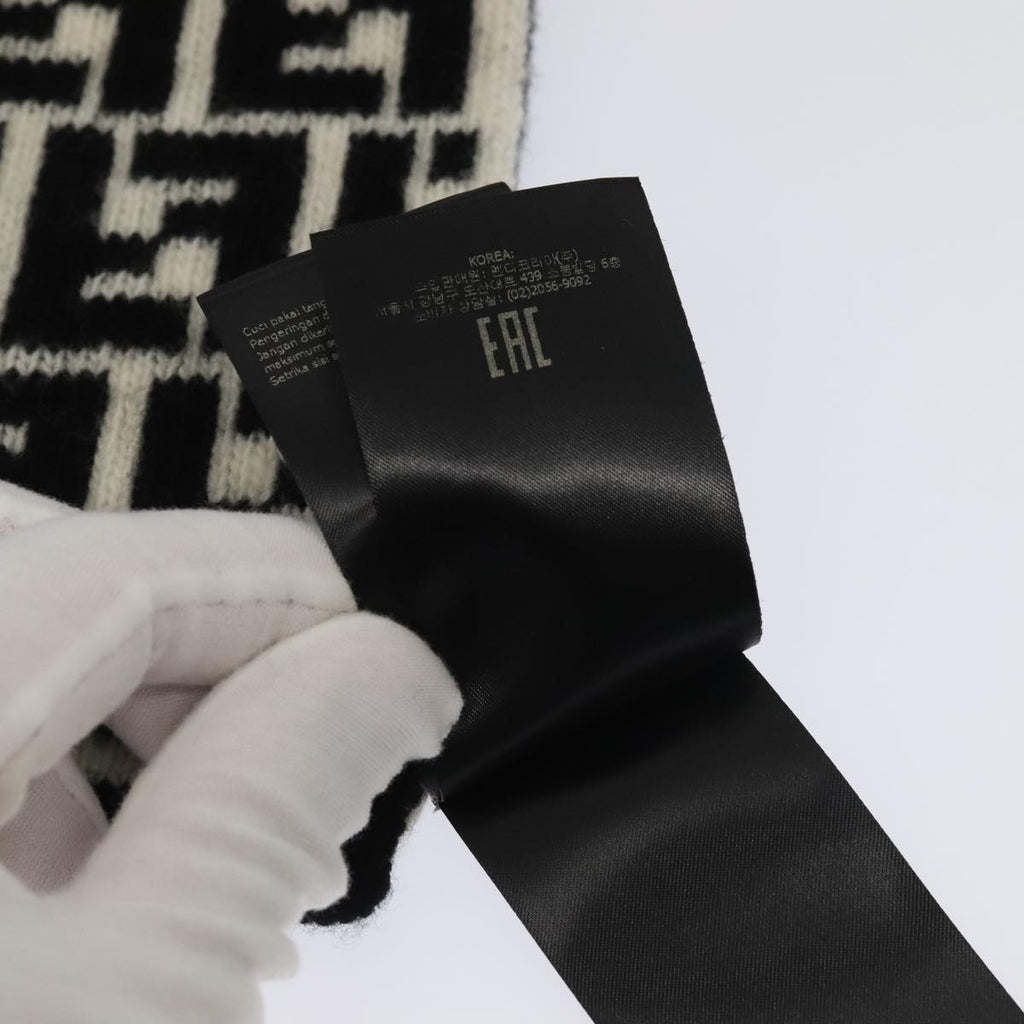 FENDI Zucca Canvas Scarf Wool Black am6975