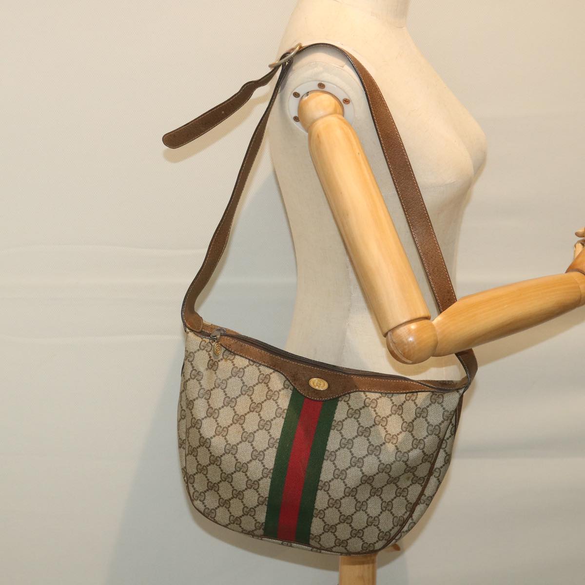 GUCCI GG Supreme Web Sherry Line Shoulder Bag Beige Red 001 3840 5 ar10877
