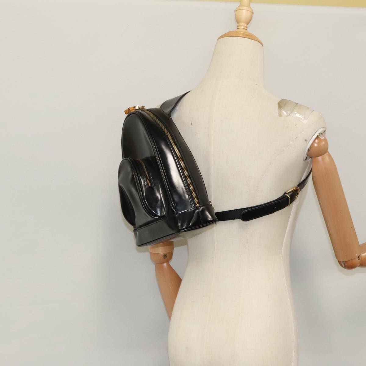 GUCCI Bamboo Body Bag Enamel Black Gold 003 2113 0127 ar12723
