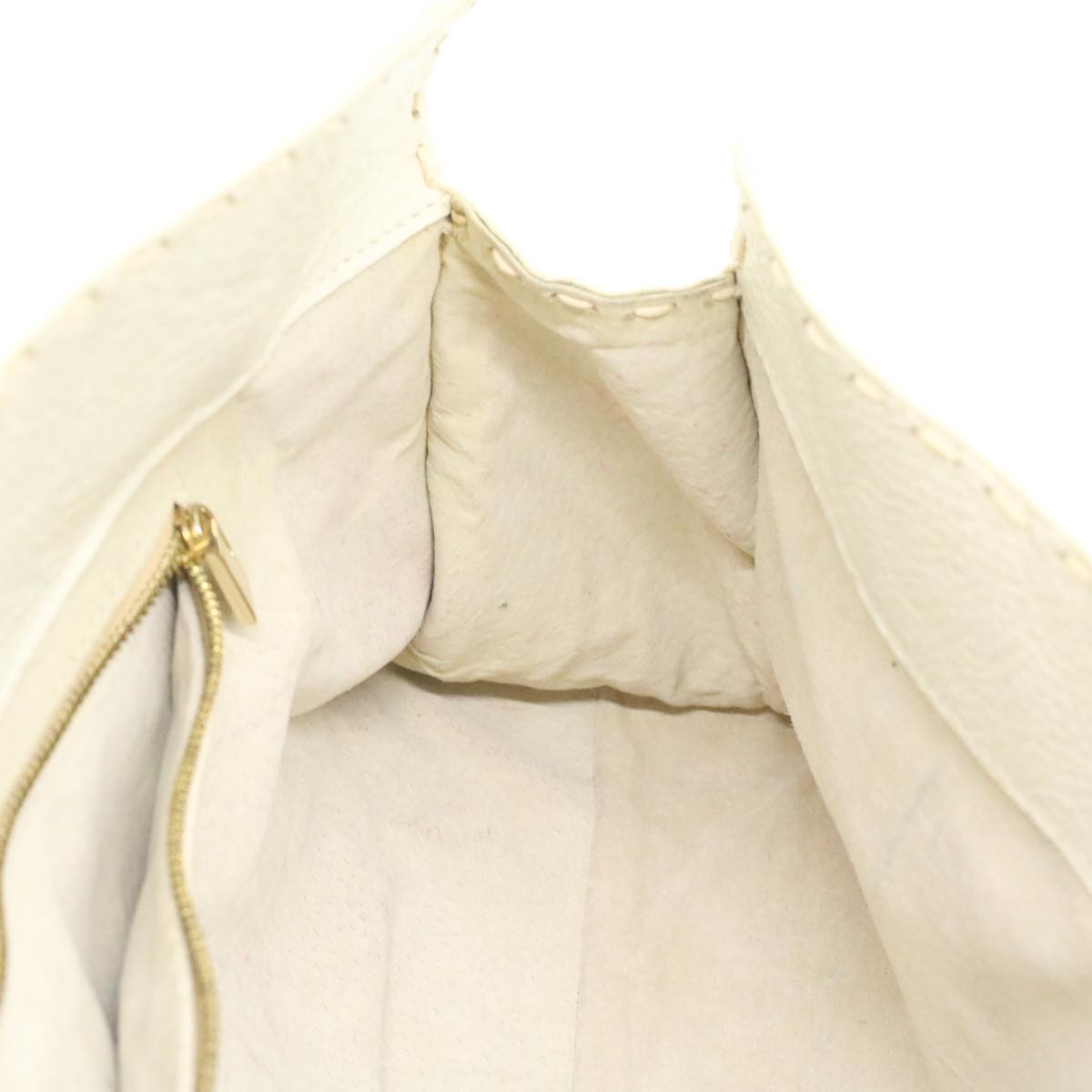 FENDI Celeria Shoulder Bag Leather White ar8736