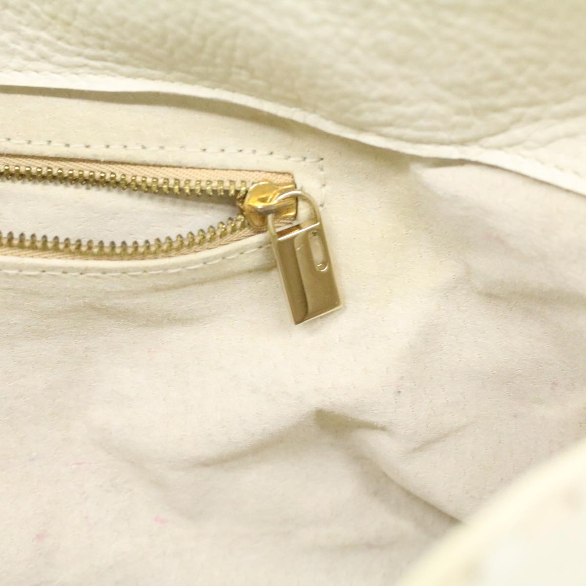 FENDI Celeria Shoulder Bag Leather White ar8736
