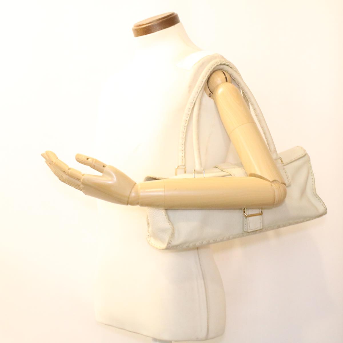 FENDI Celeria Shoulder Bag Leather White ar8736