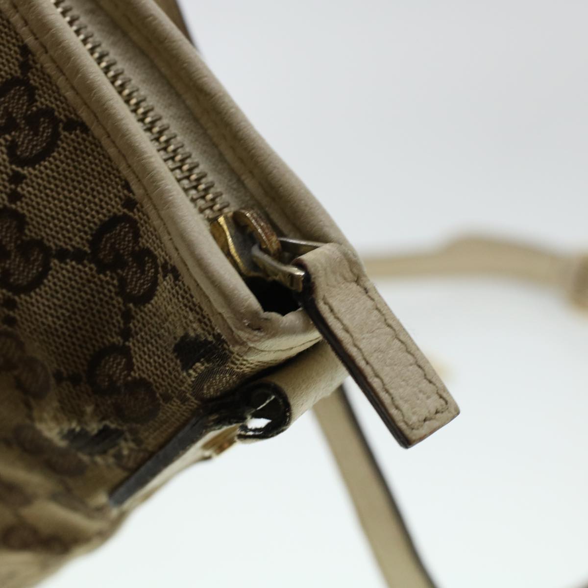 GUCCI GG Canvas Shoulder Bag Beige 131326 ar9404