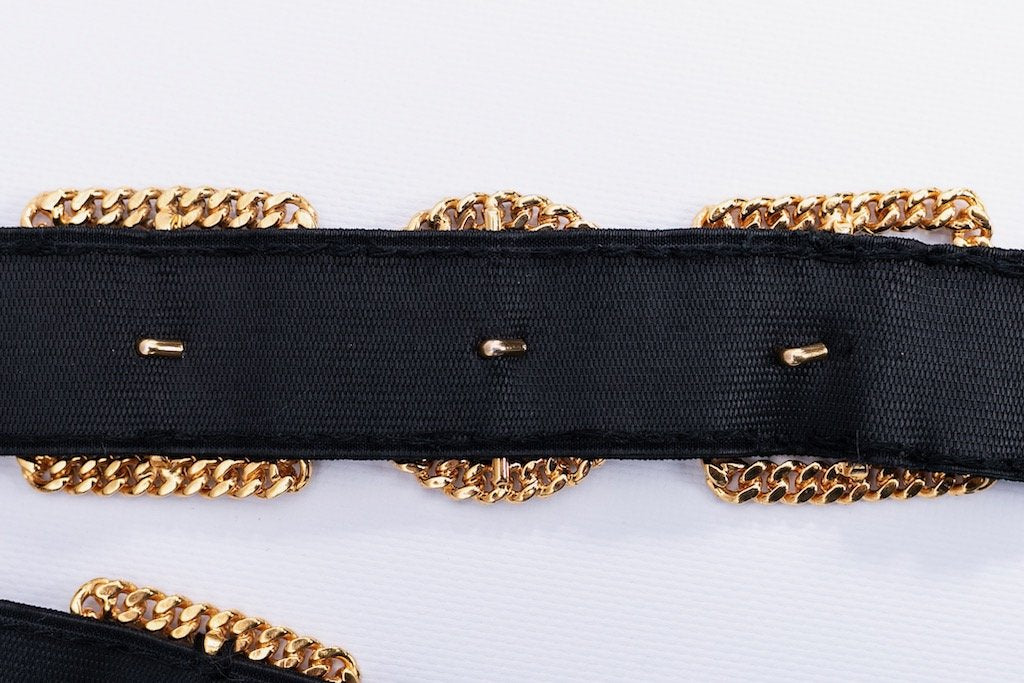 Ceinture noire et dorÃƒÆ’Ã‚Â©e Chanel