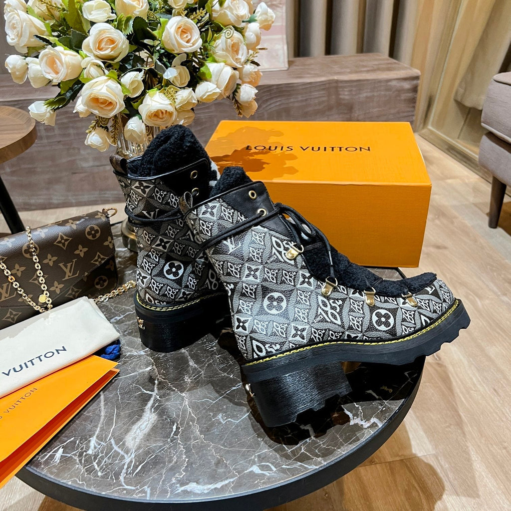 Premium  LUV BOOTS 044