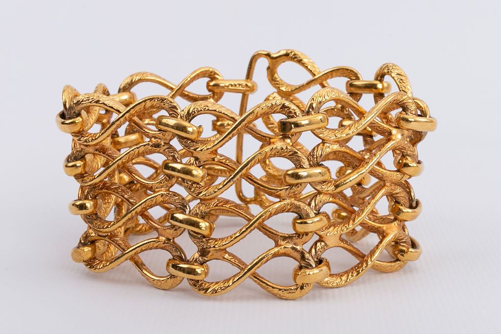 Bracelet articulÃƒÆ’Ã‚Â© en mÃƒÆ’Ã‚Â©tal dorÃƒÆ’Ã‚Â© Chanel
