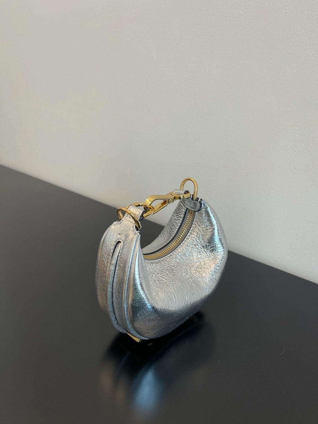 FI Nano FIgraphy Silver For Women, Handbags 6.7in/17cm FF 7AS089AISPF1HIC