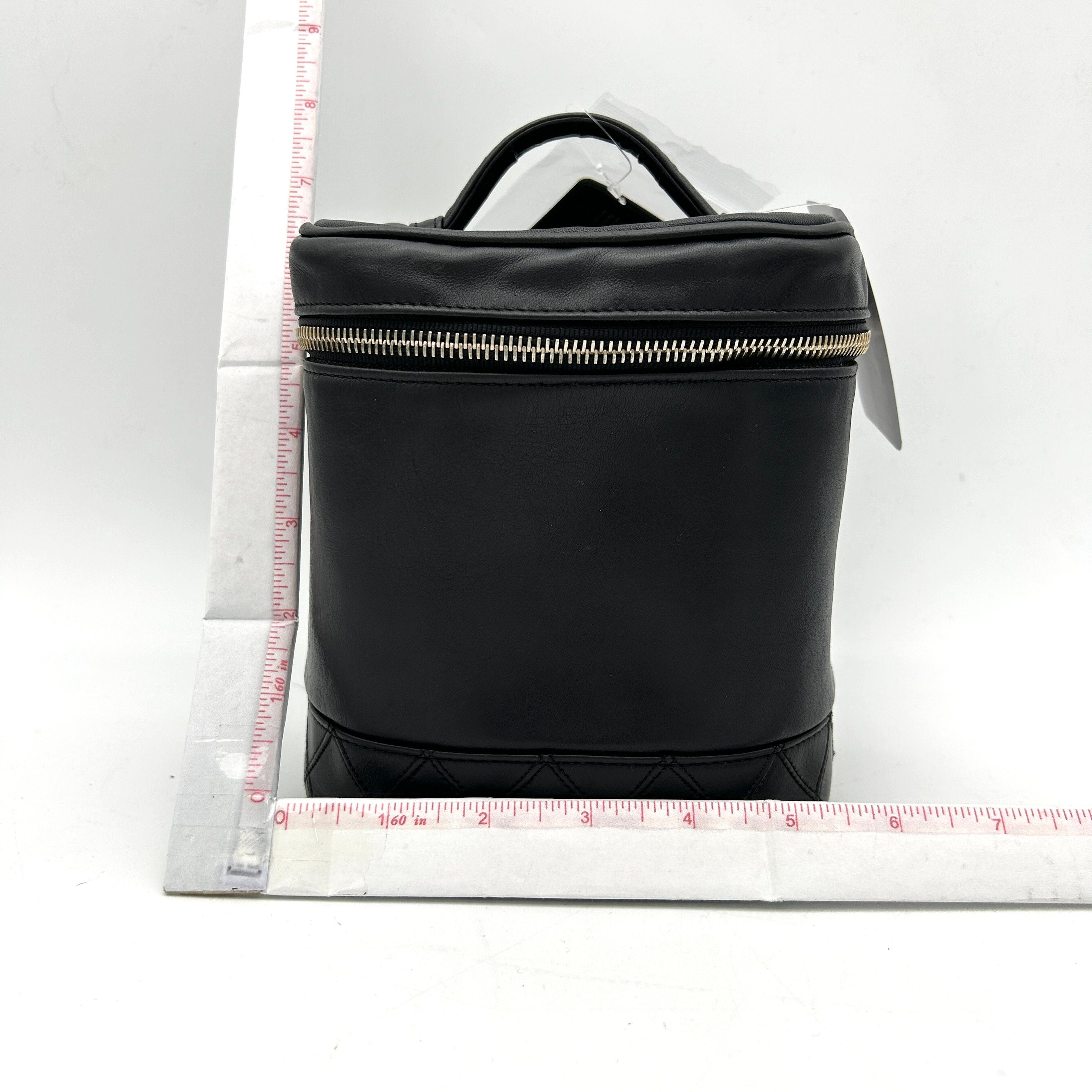CHANEL Calfskin Cosmetic Van Bag Black ch7727ds