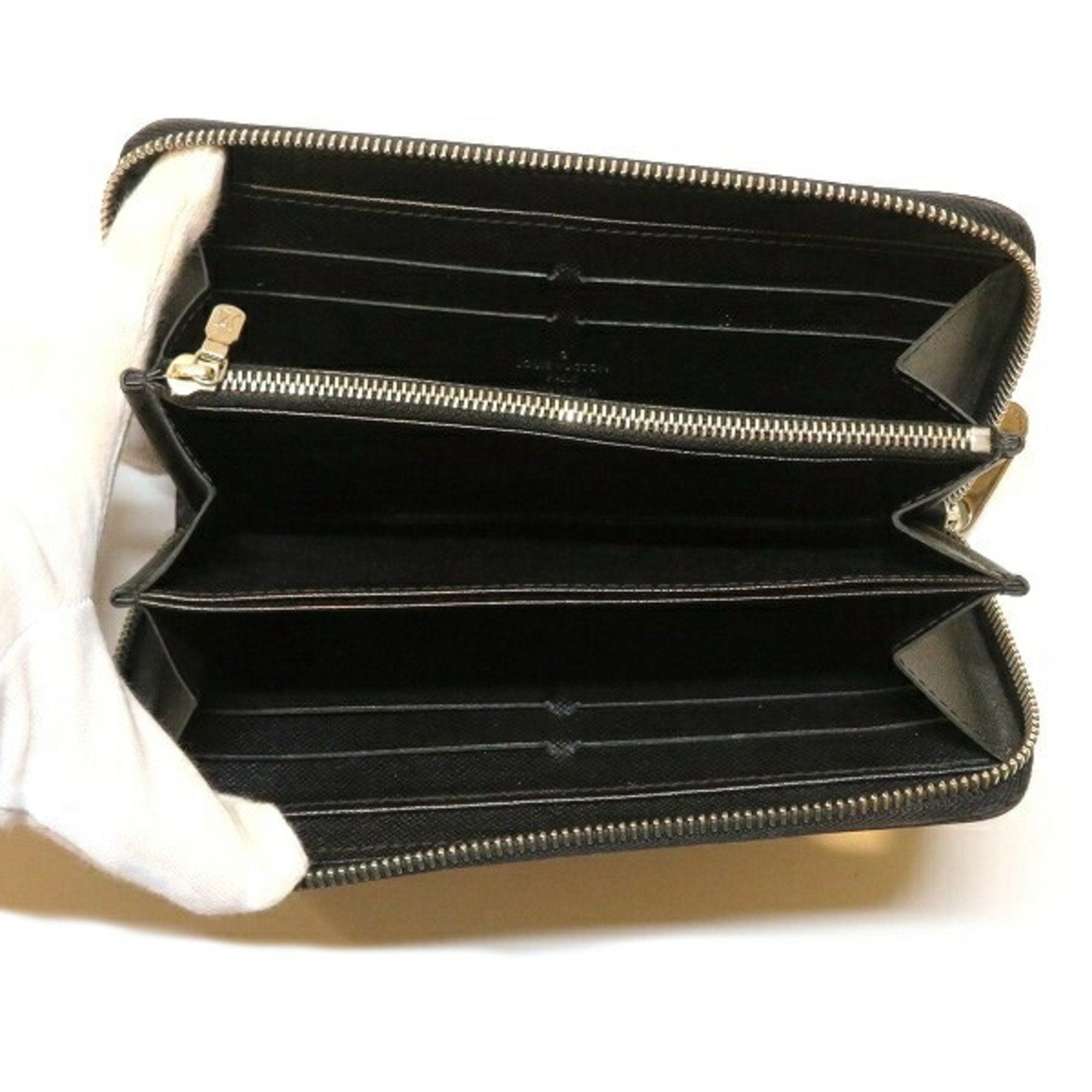 Louis Vuitton Zippy Wallet  Leather Wallet  ()