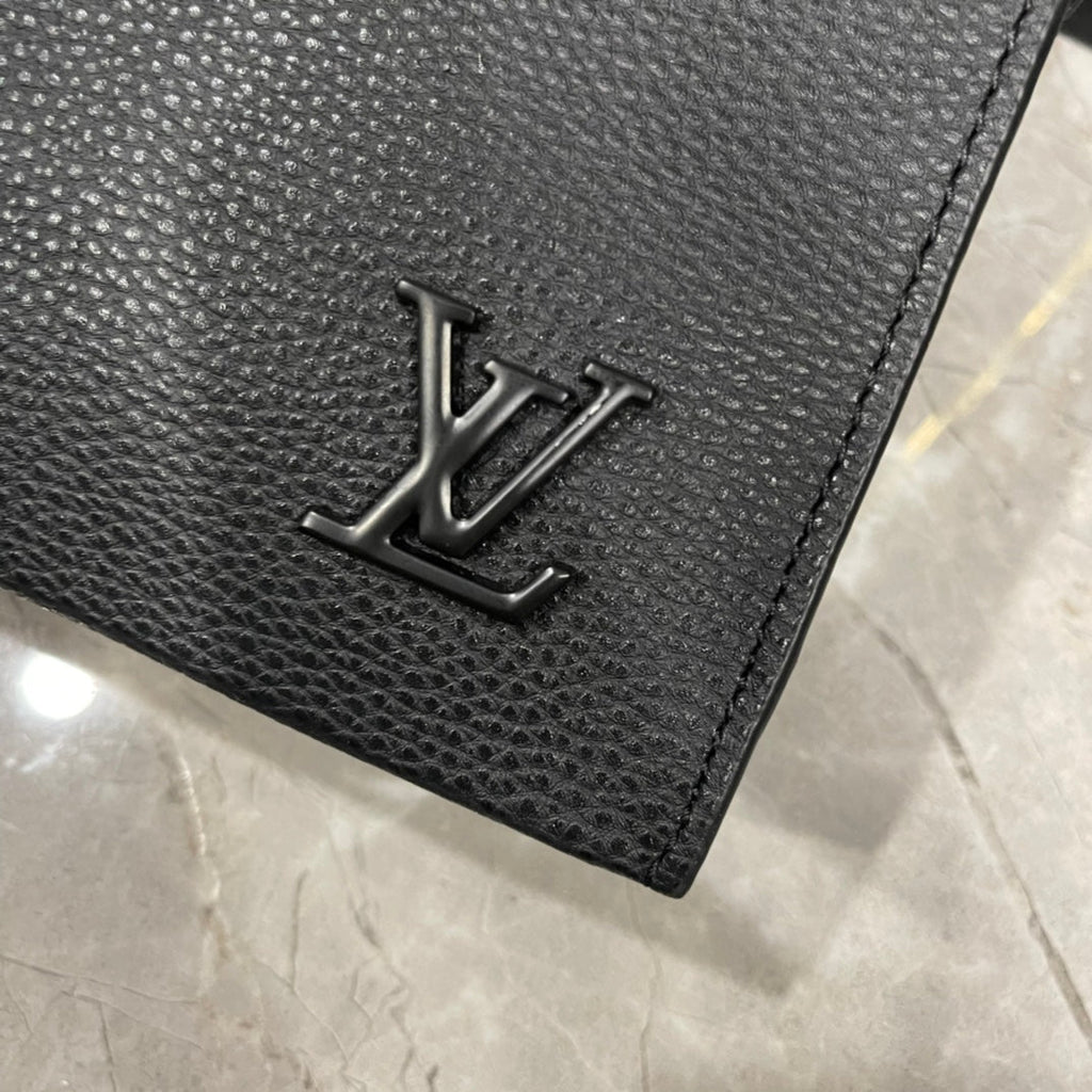 EN - Luxury Bags LUV 858