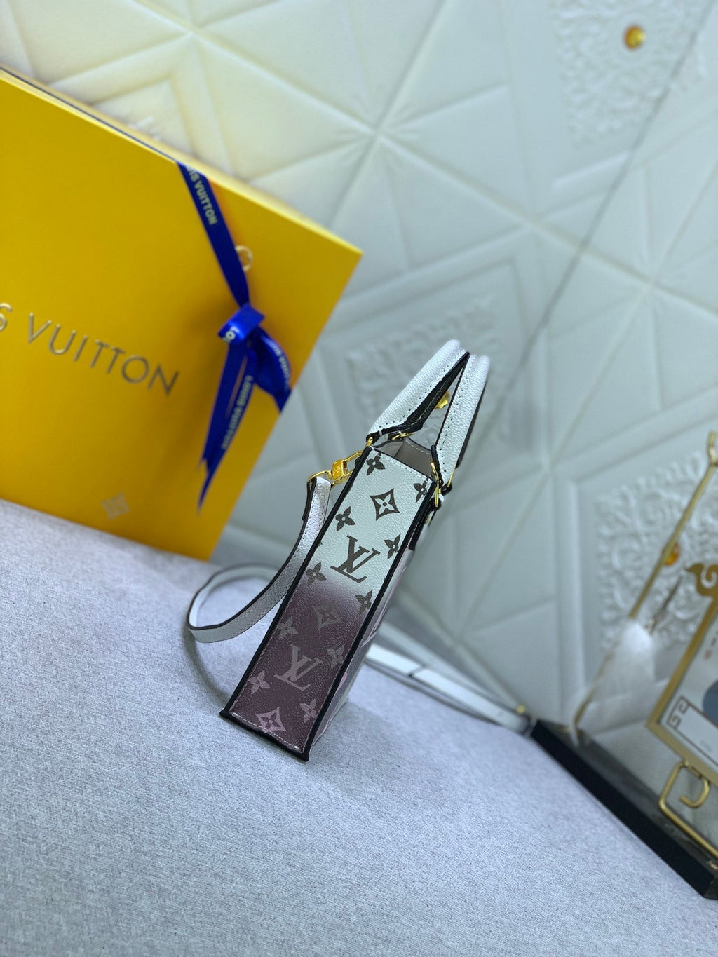 EN - Luxury Bags LUV 823
