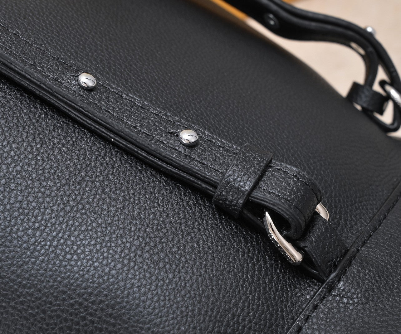 EN - Luxury Bags LUV 808