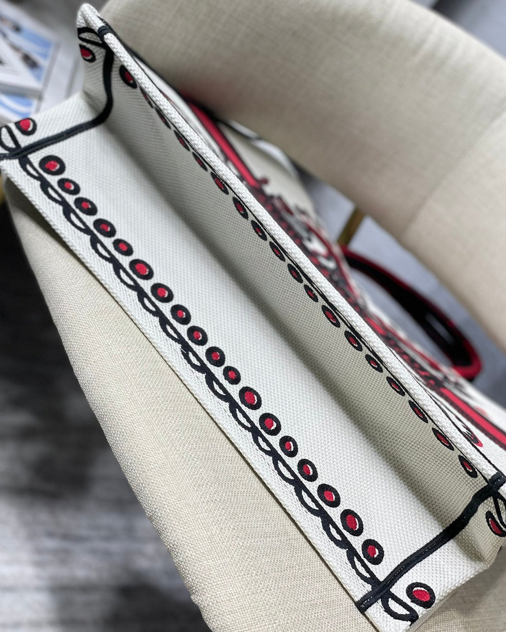 GLAMI MeGLAMIum Book Tote Latte Multicolor Cupidon Embroidery, Red/White, For Women WomenÃ¢â‚¬â„¢s Handbags, 41cm CD M1296ZTQG_M941