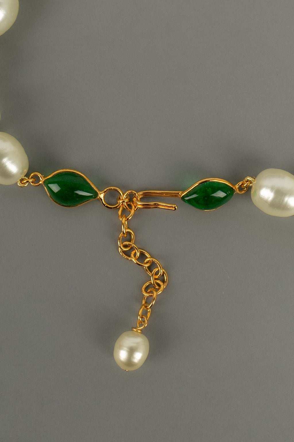 Collier Augustine