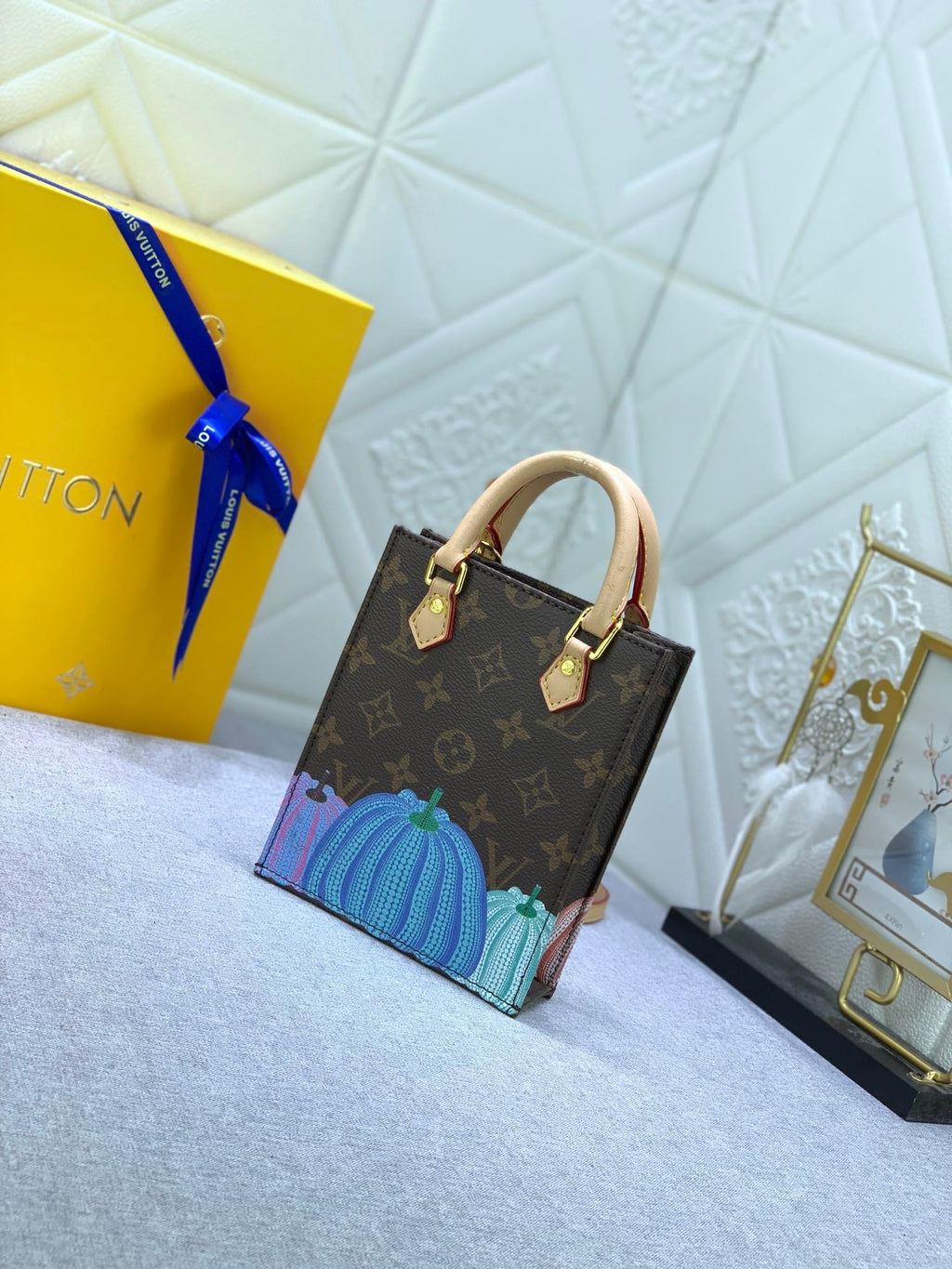 EN - Luxury Bags LUV 821