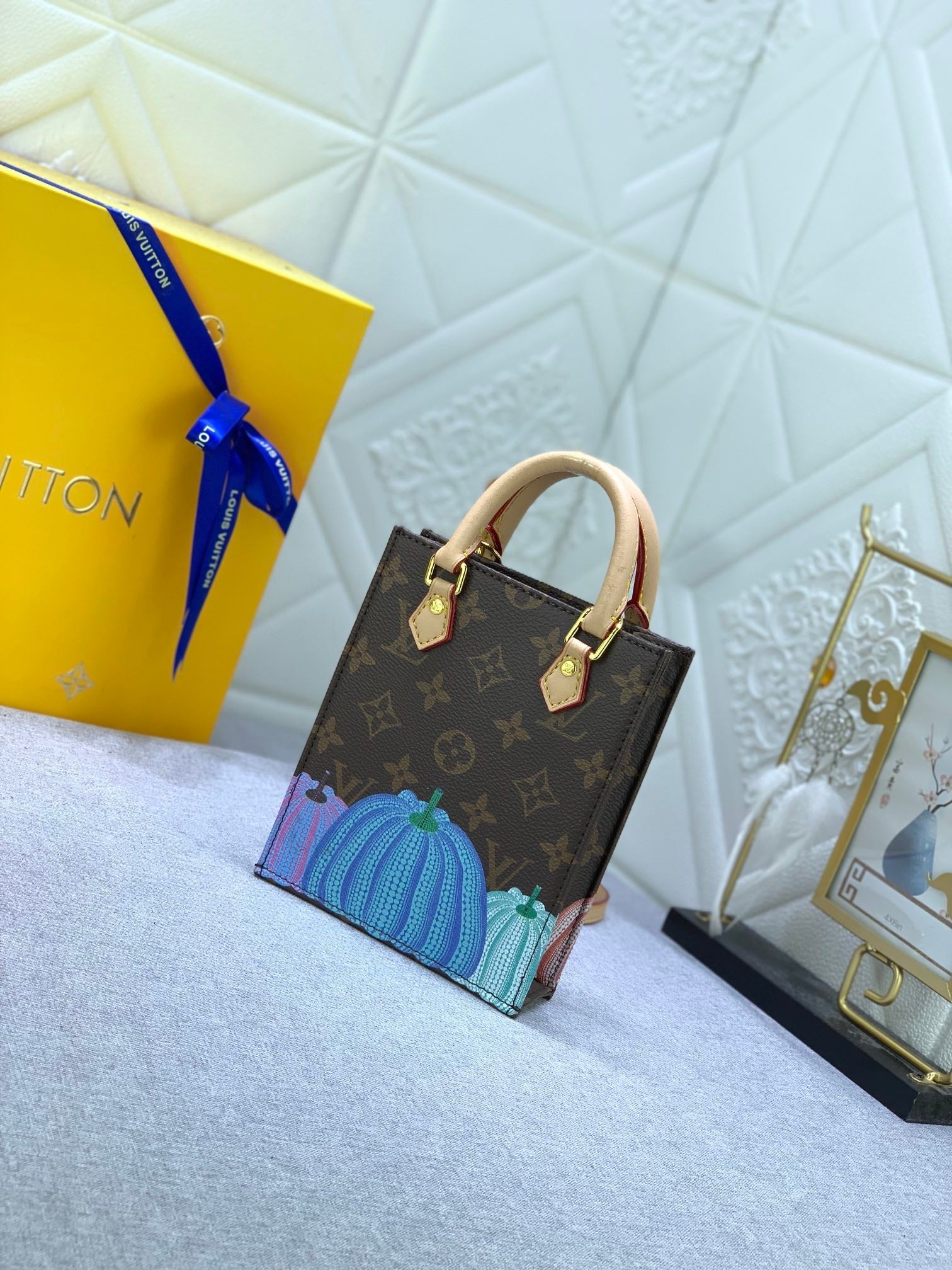 EN - Luxury Bags LUV 821