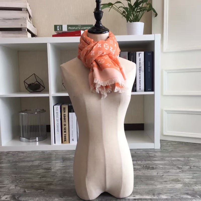 EN - Luxury LUV  Scarf 025
