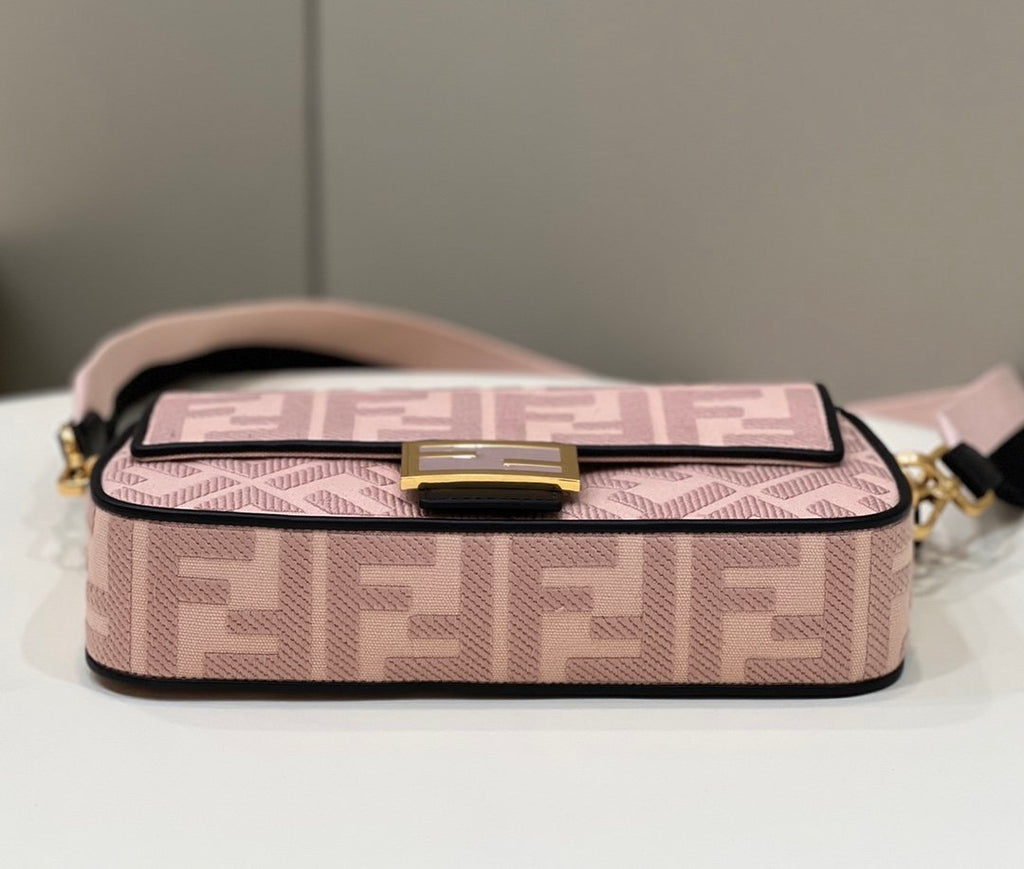 FI Baguette Light Pink For Women, Women’ Handbags, Shoulder And Crossbody Bags 10.6in/27cm FF 8BR600