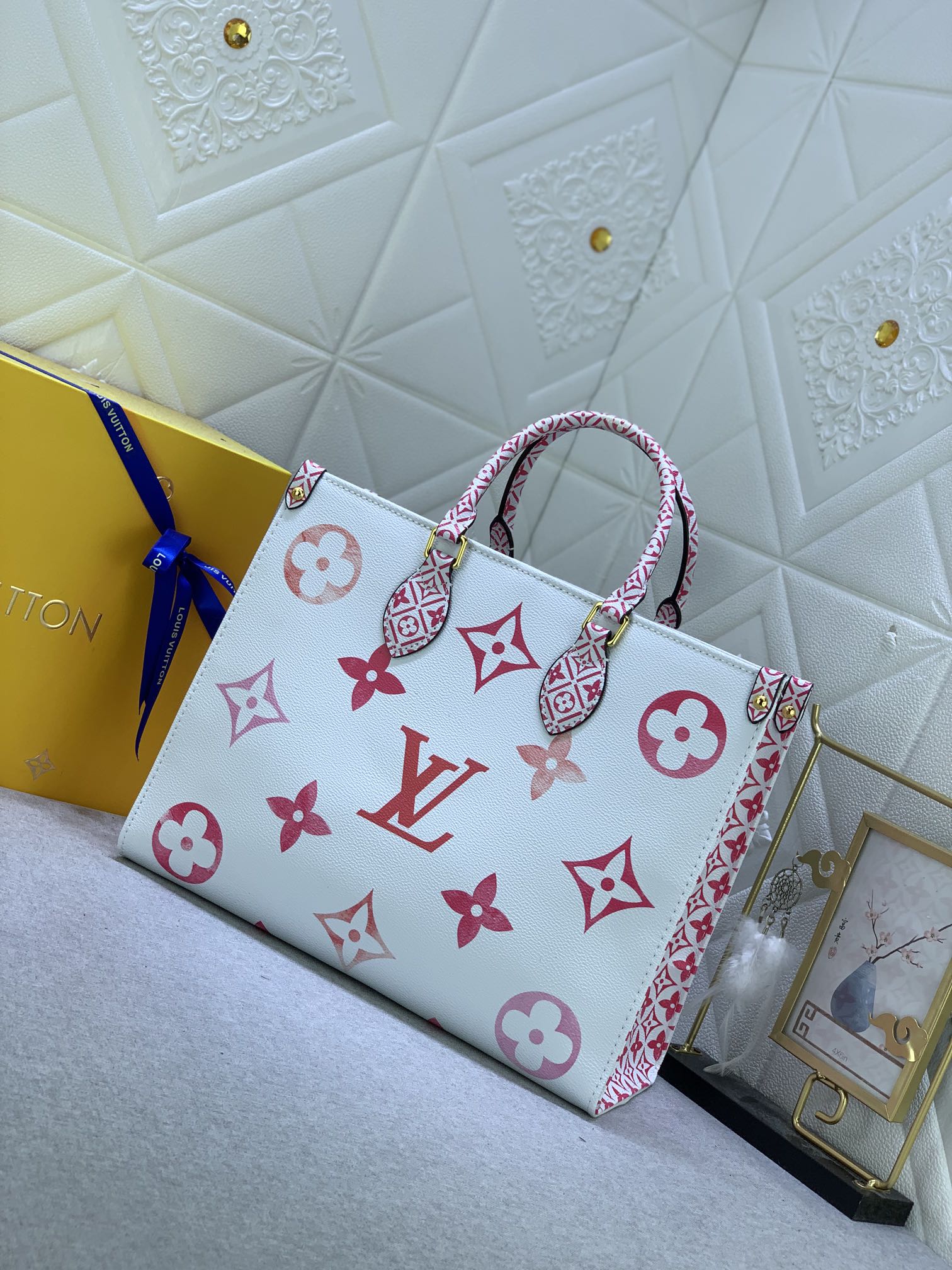 EN - Luxury Bags LUV 817