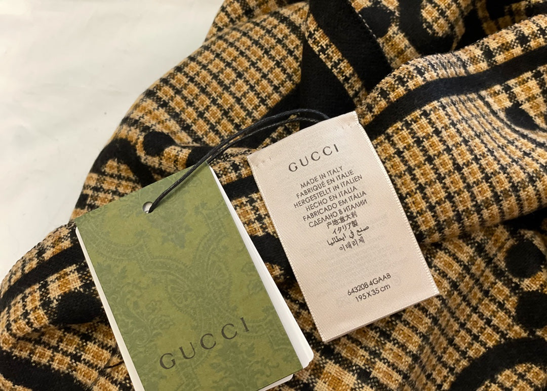 EN - Luxury GCI Scarf 002
