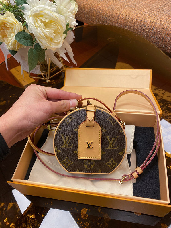 LOV2 Bags - Luxurious Bags  2634