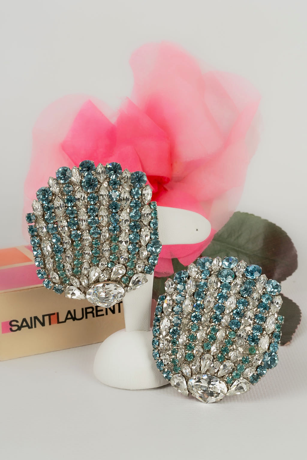 Boucles d'oreilles en mÃƒÆ’Ã‚Â©tal argentÃƒÆ’Ã‚Â© Yves Saint Laurent
