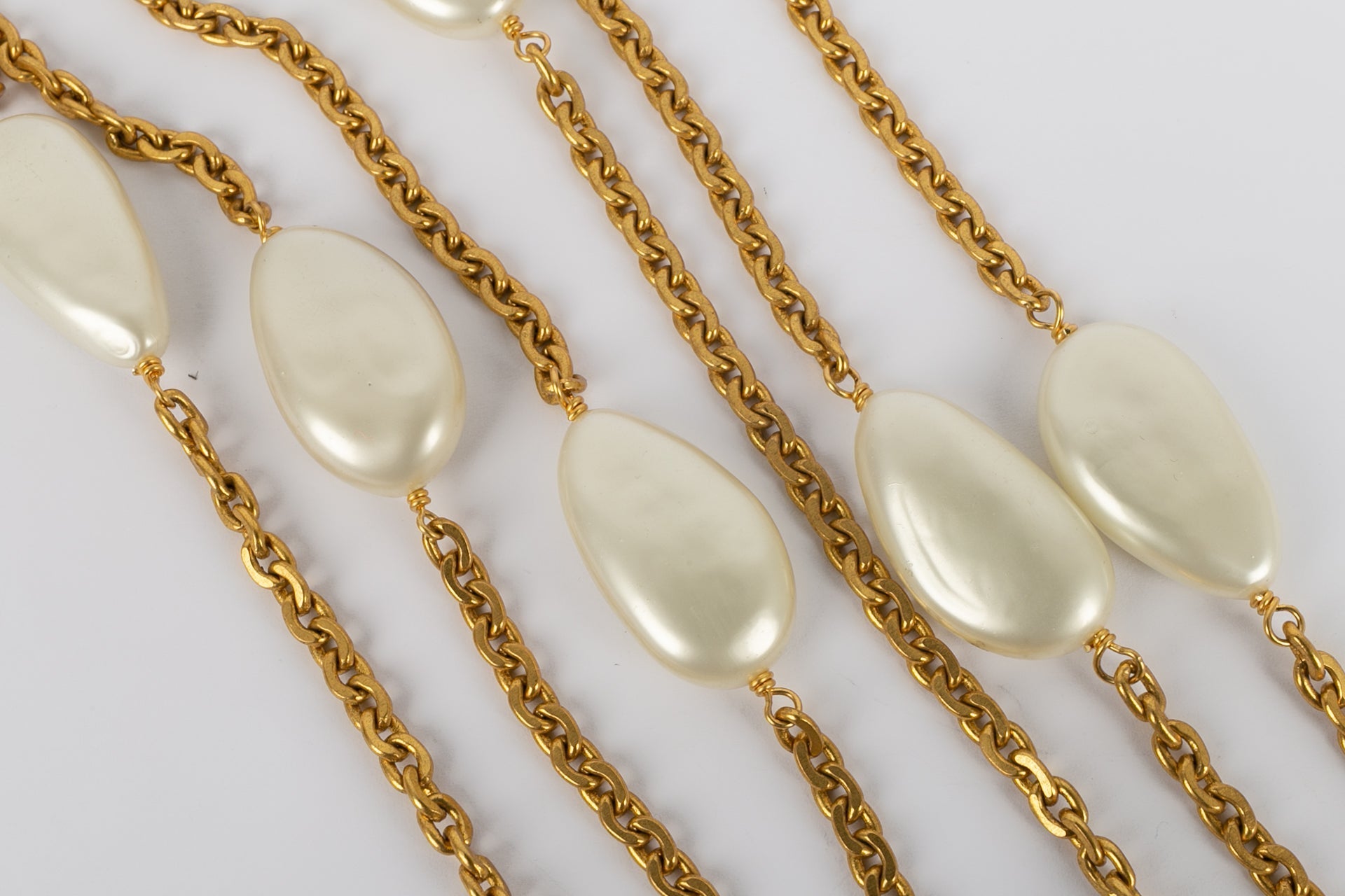 Collier / sautoir de perles Chanel