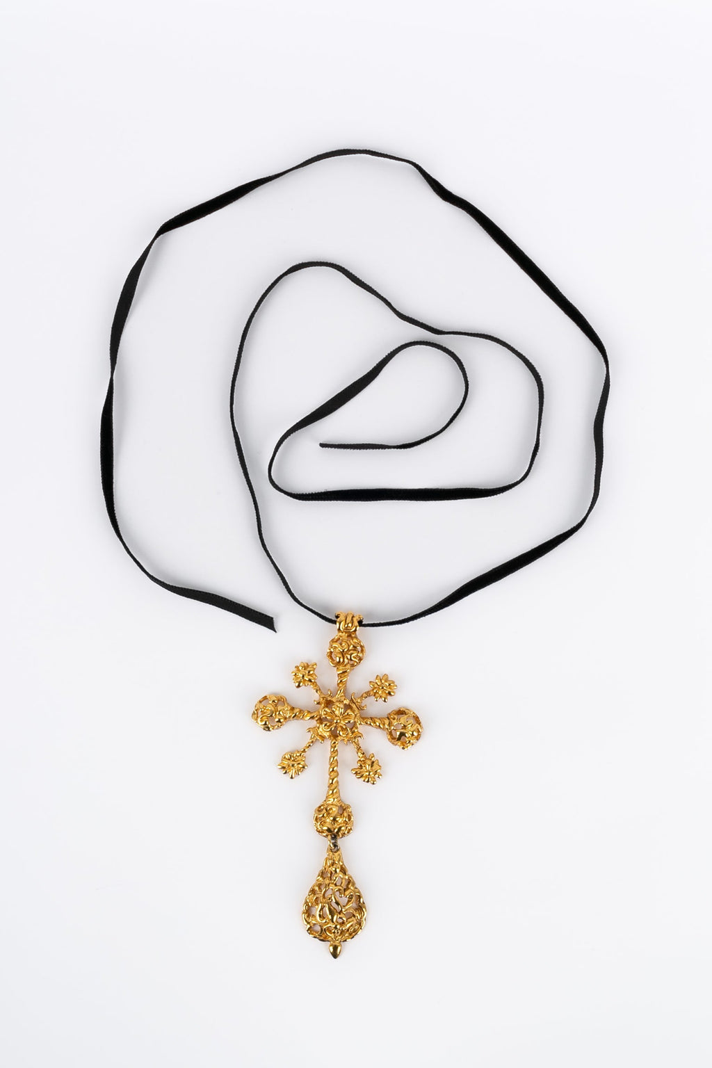 Collier pendentif Christian Lacroix
