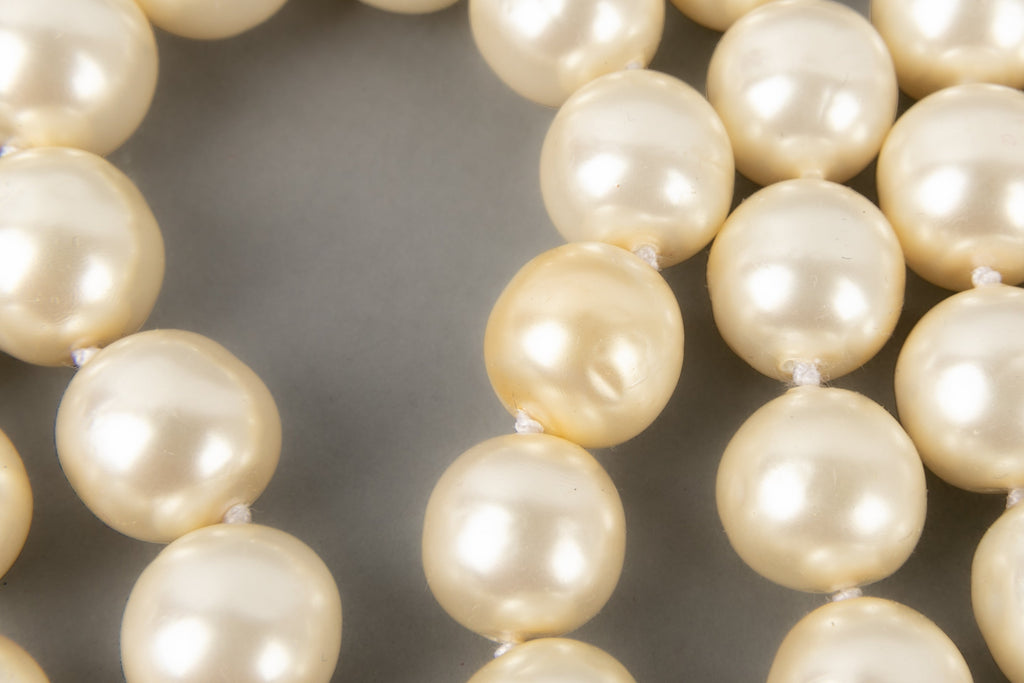 Collier / sautoir de perles nacrÃƒÆ’Ã‚Â©es Chanel