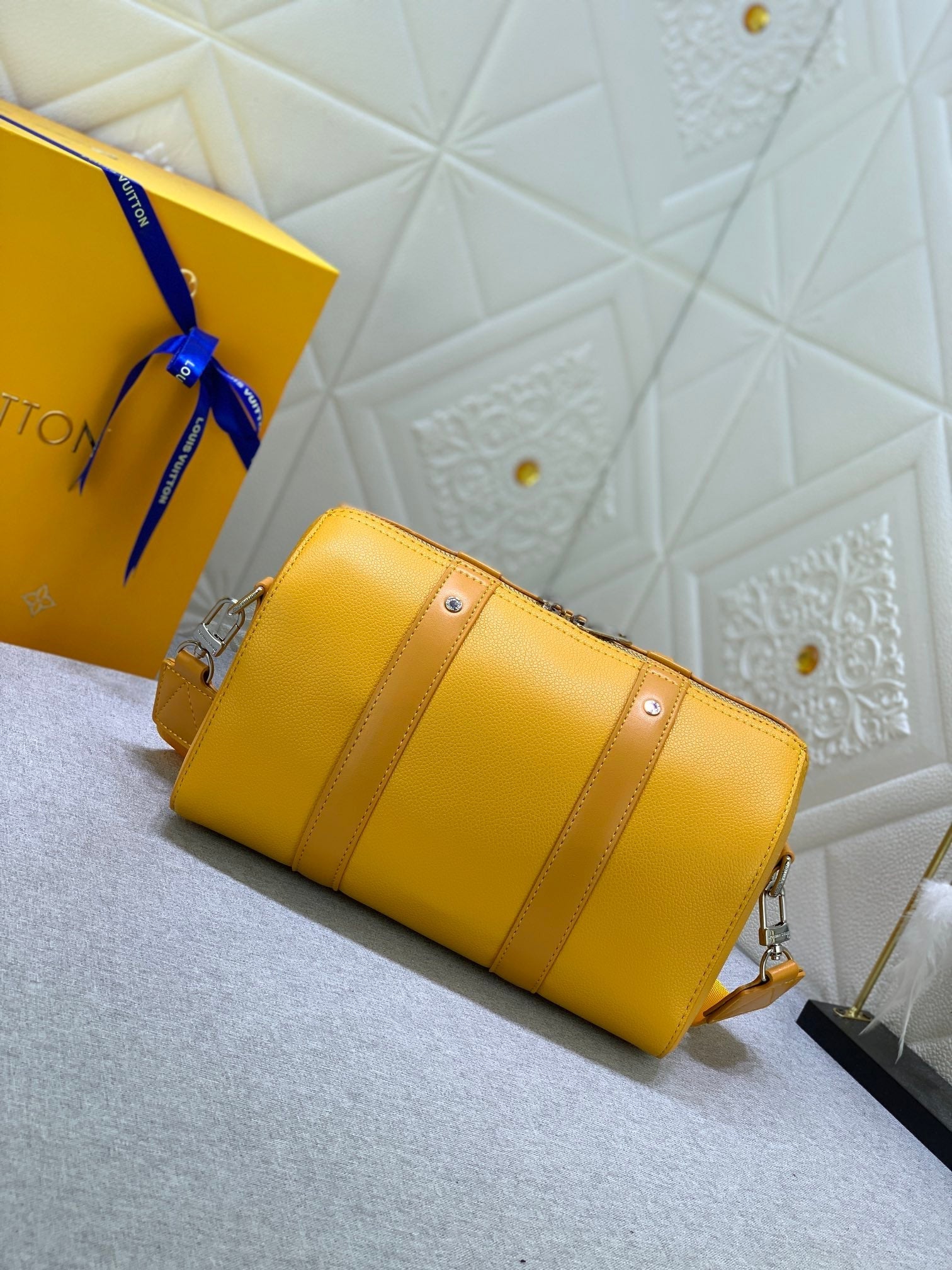 EN - New Arrival Bags LUV 680