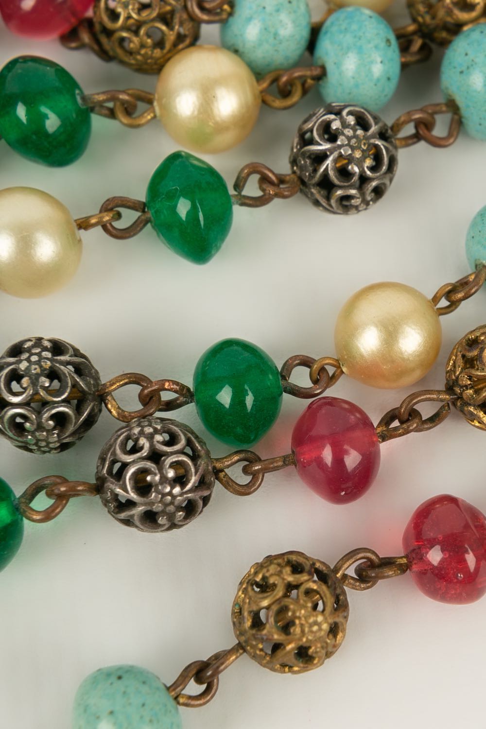 Collier ancien en pÃƒÆ’Ã‚Â¢te de verre.