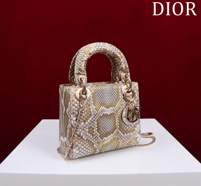ELE - Dir Bags - 101