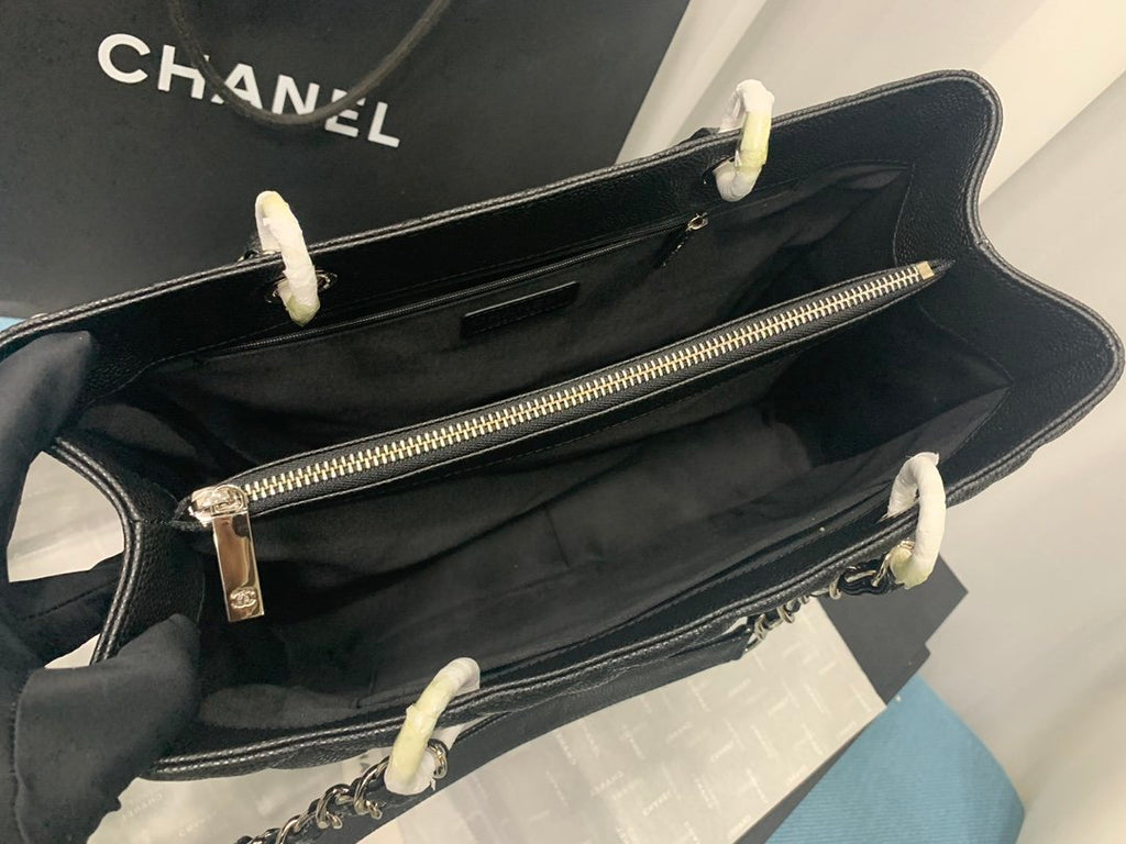 CHLTote Bag Spring Collection Gold Toned Hardware Black For Women 13in/33cm