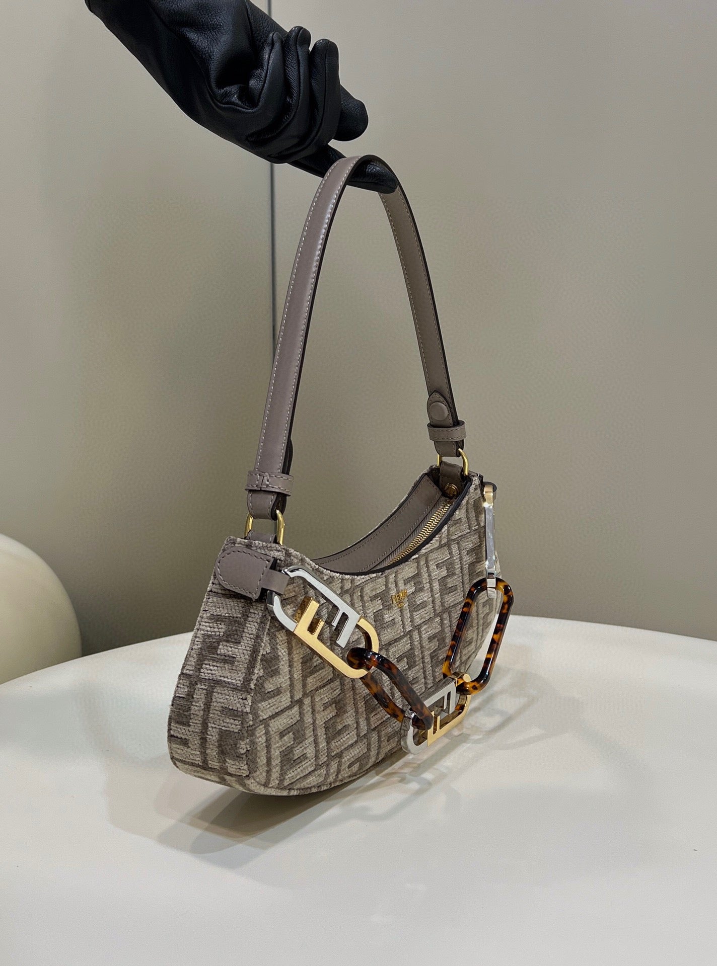 FI OÃ¢â‚¬â„¢Lock Swing Dove Gray Tapestry Fabric Bag For Woman 32cm/12in