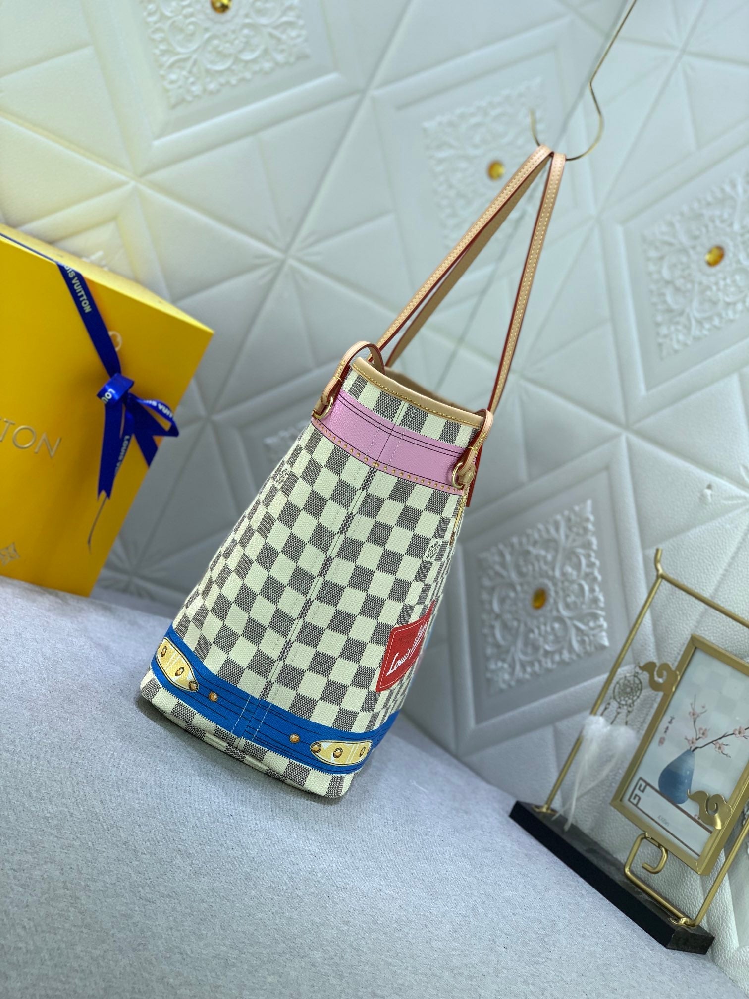EN - Luxury Bags LUV 810