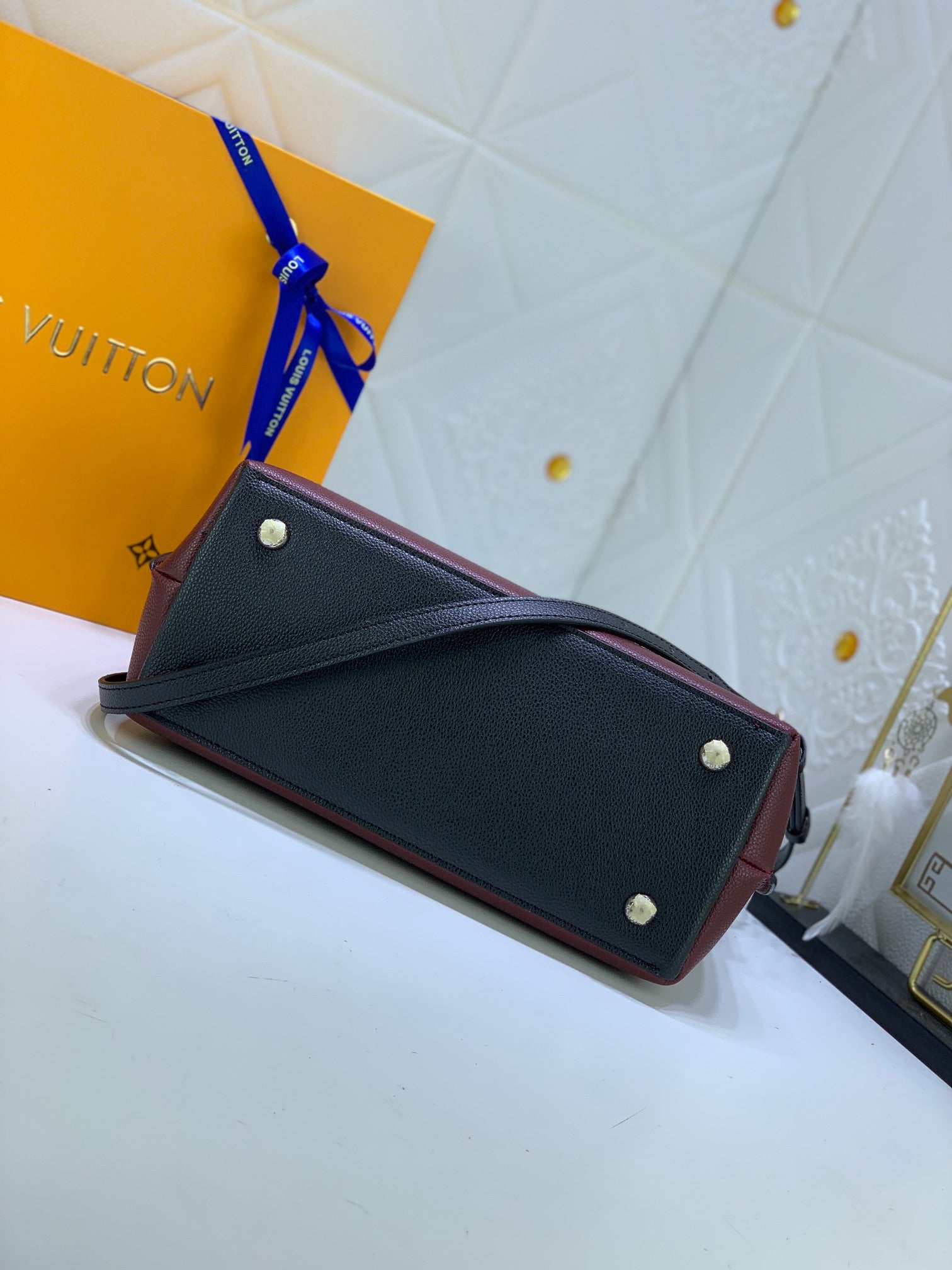 EN - Luxury Bags LUV 747