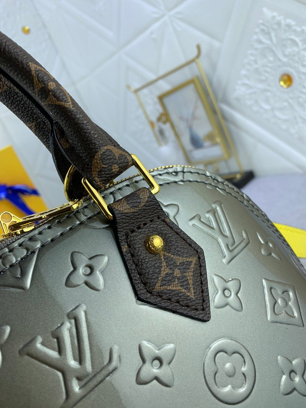 EN - Luxury Bags LUV 838