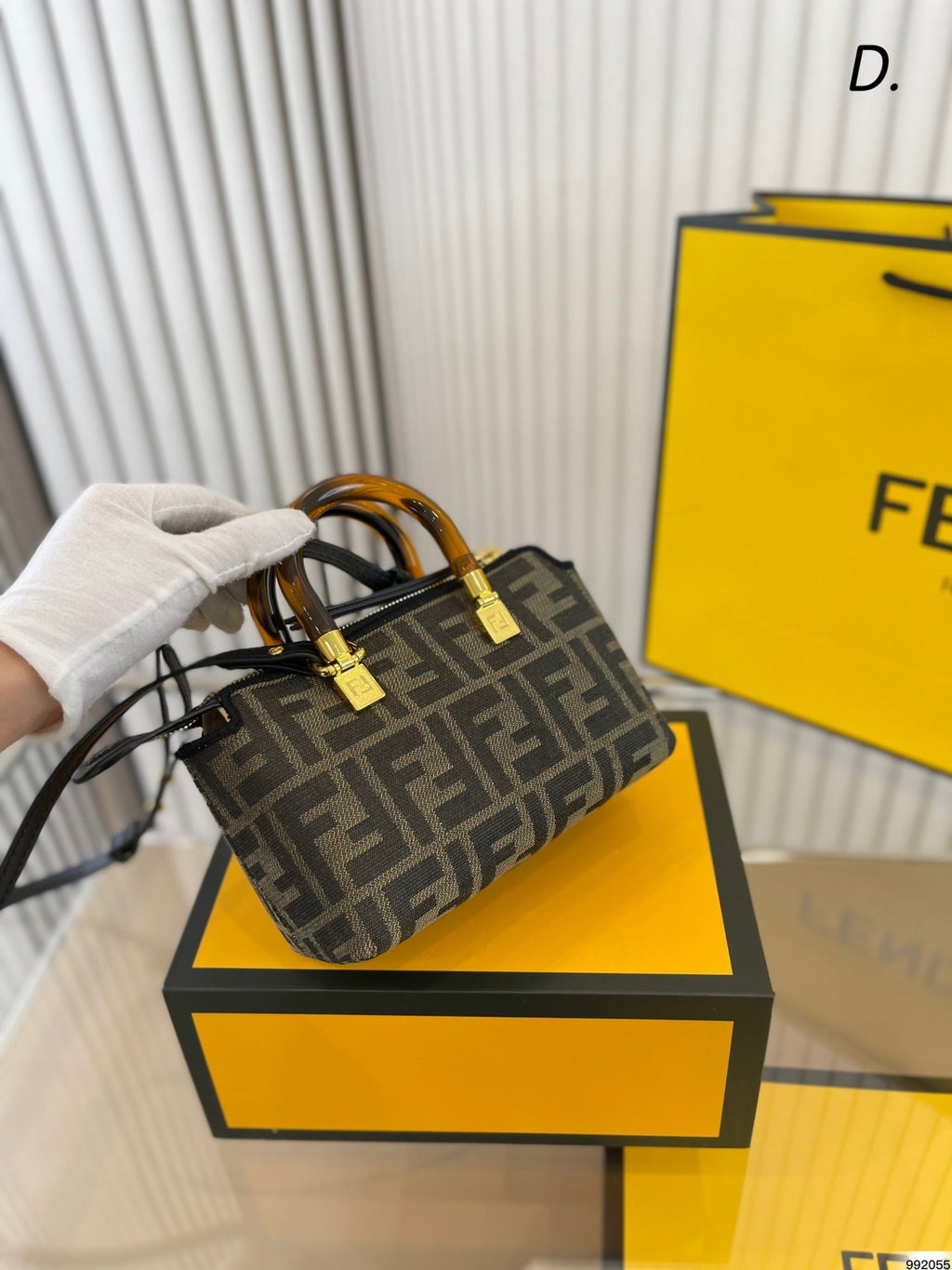 EN - New Lux Bags FEI 276