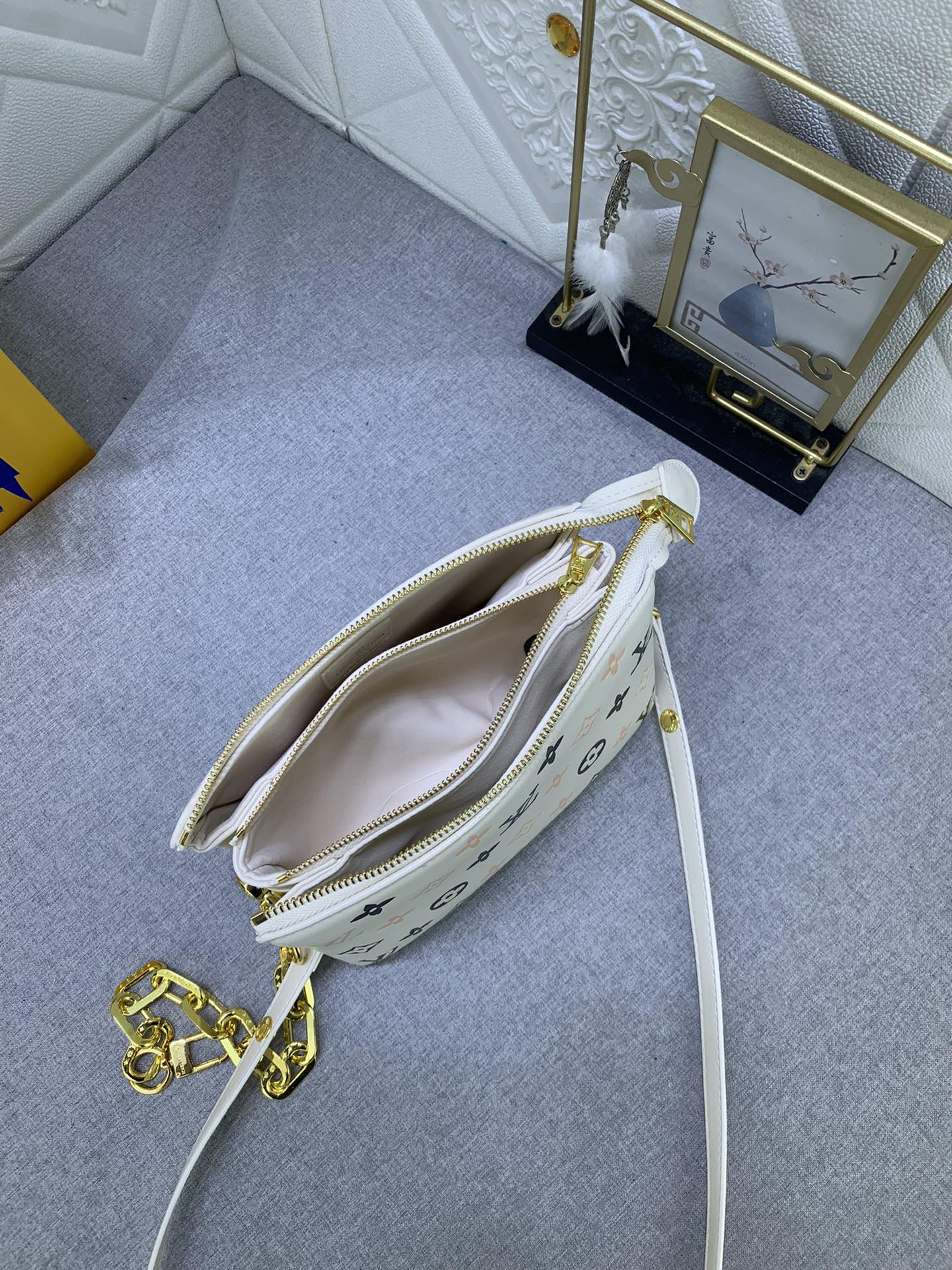 EN - Luxury Bags LUV 881