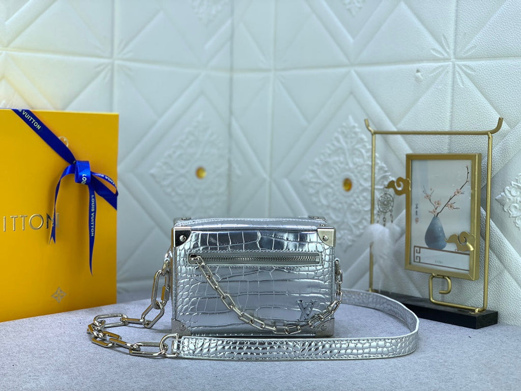 EN - New Arrival Bags LUV 659