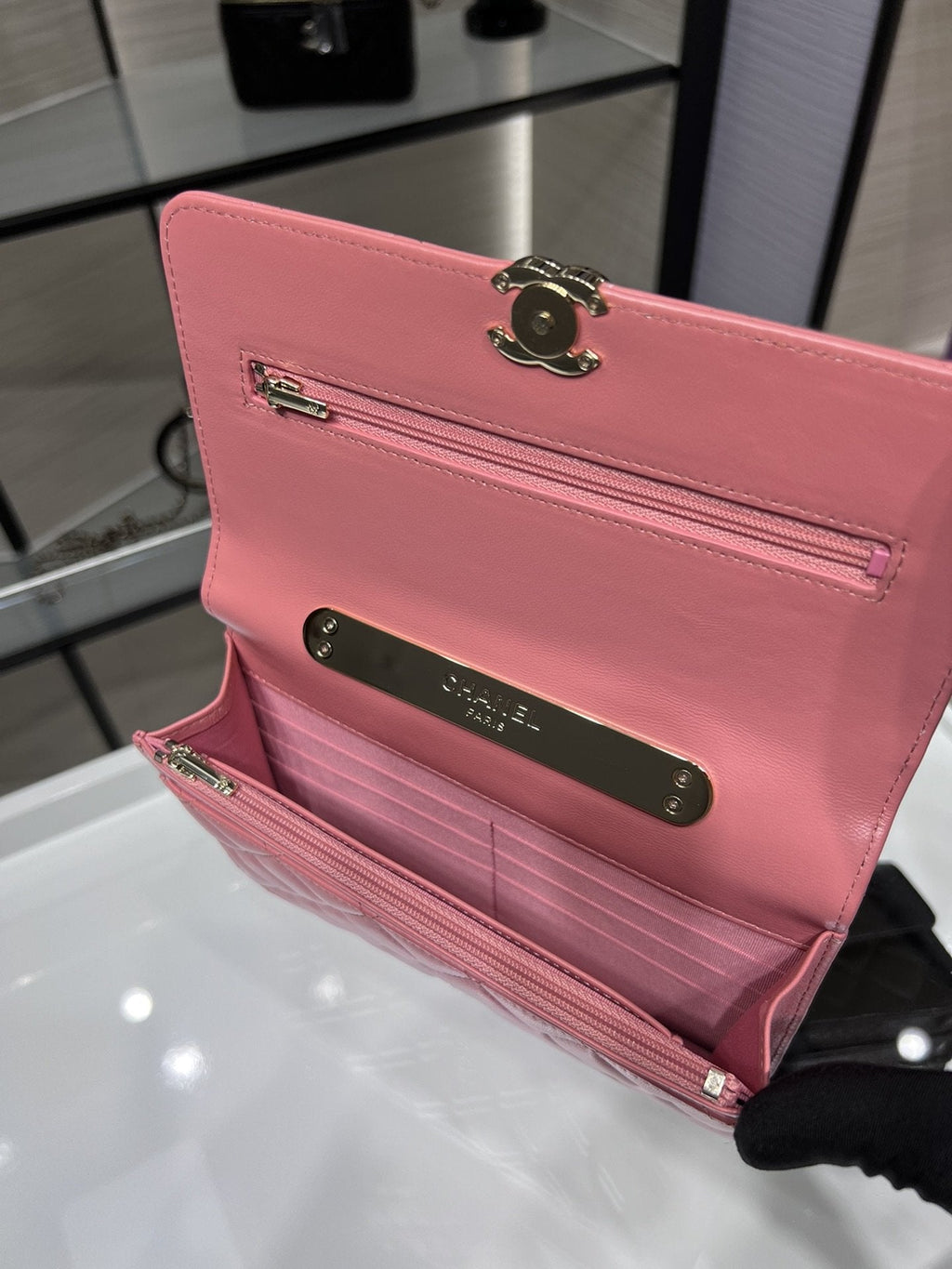 CHLWOC 19 Chain Wallet Bag Gold Hardware PiNike For Women, Women’s Handbags, Shoulder Bags 7.5in/19cm