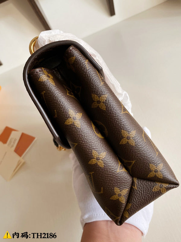 LOV2 Bags - Luxurious Bags  2645