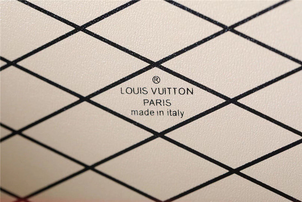 LV Petite Malle High Shiny Alligator By Nicolas Ghesquiere Silver For Women,  Shoulder And Crossbody Bags 7.9in/20cm LV 