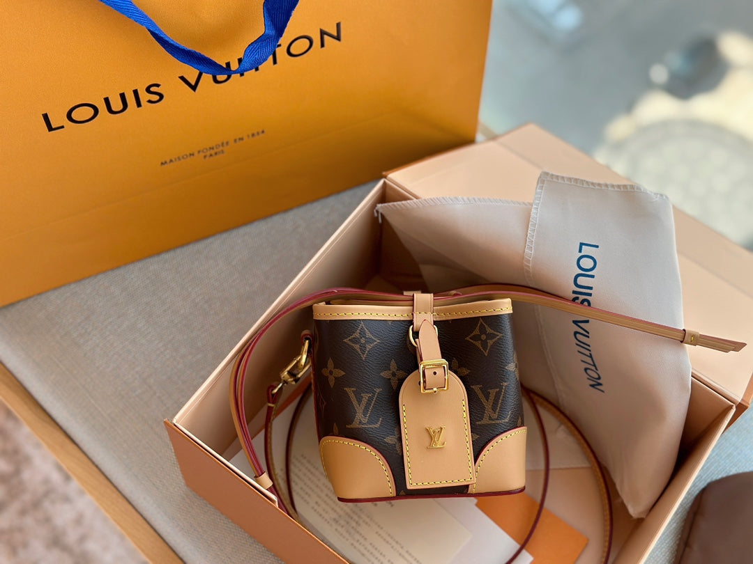 EN - Luxury Bags LUV 727