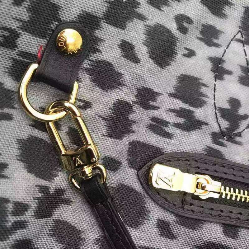 LOV2 Bags - Luxurious Bags  1116
