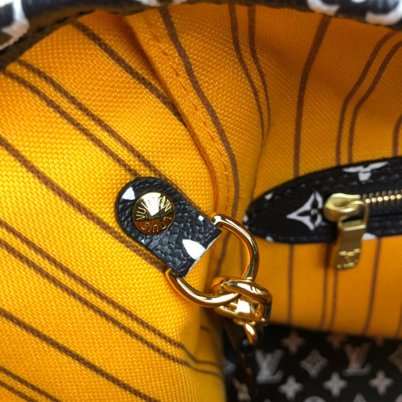 LOV2 Bags - Luxurious Bags  1923