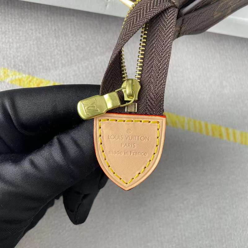 LOV2 Bags - Luxurious Bags  1847