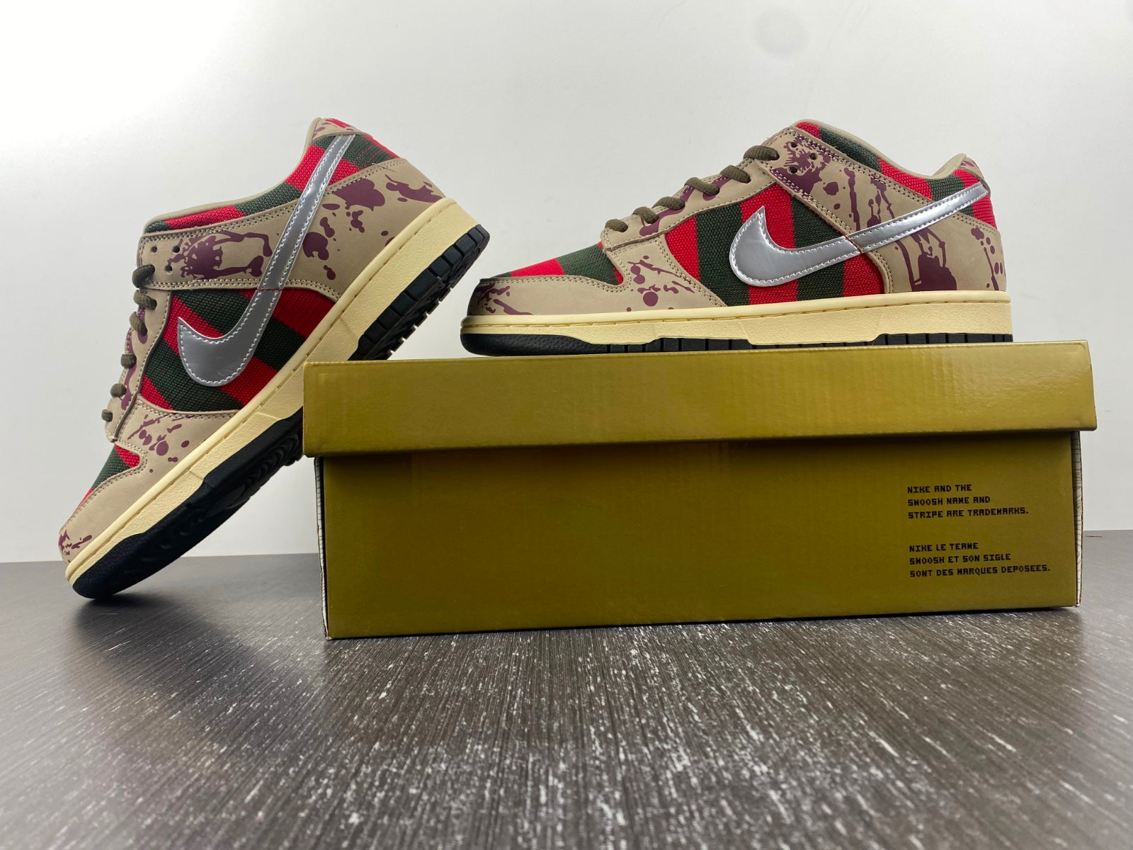 Designer SB Dunk Low Ã¢â‚¬Å“Freddy KruegerÃ¢â‚¬Â