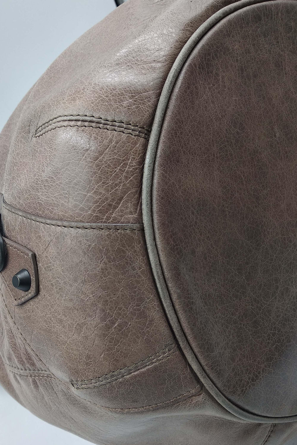 Classic Pompon Bag Noix