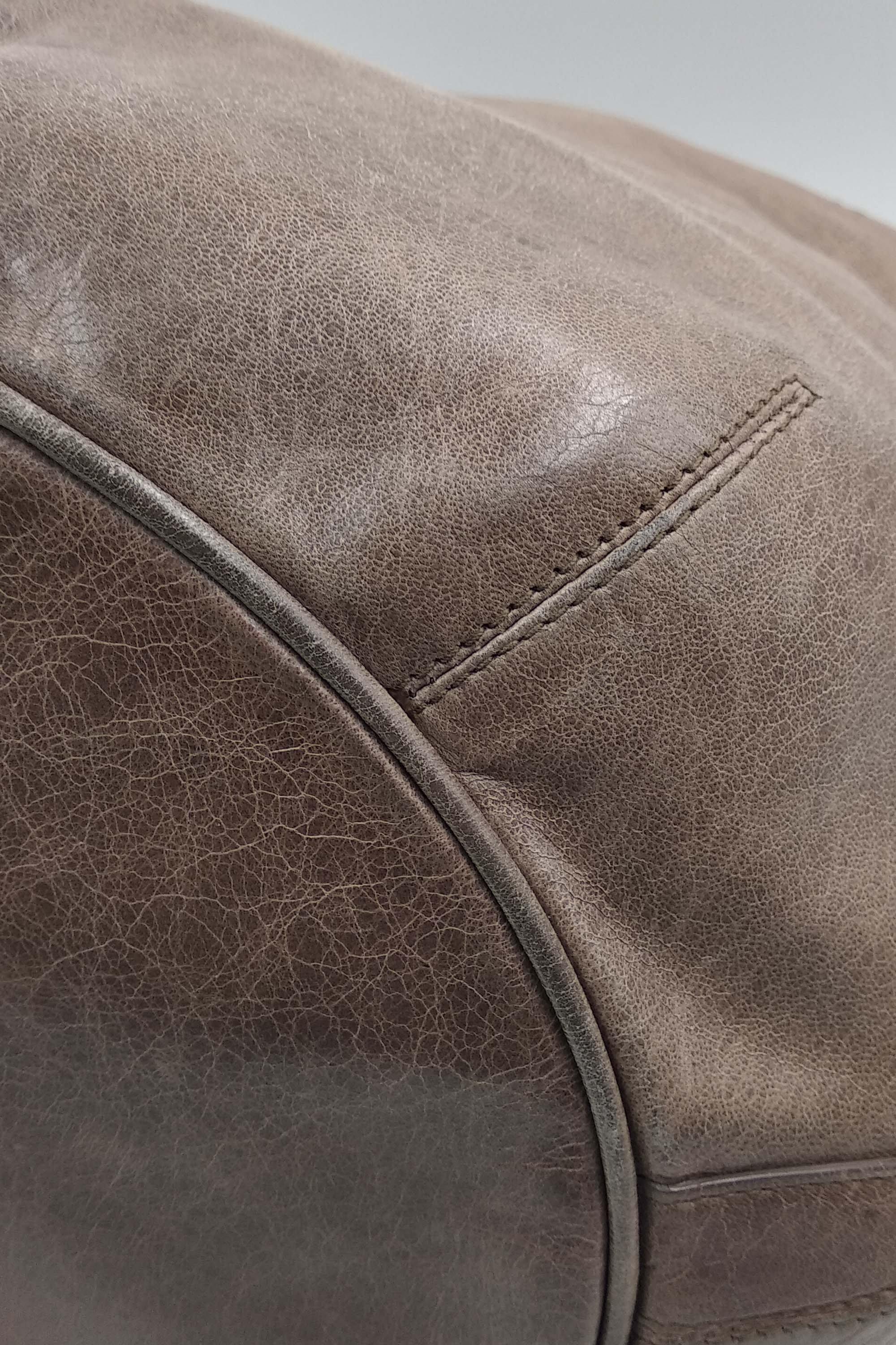 Classic Pompon Bag Noix